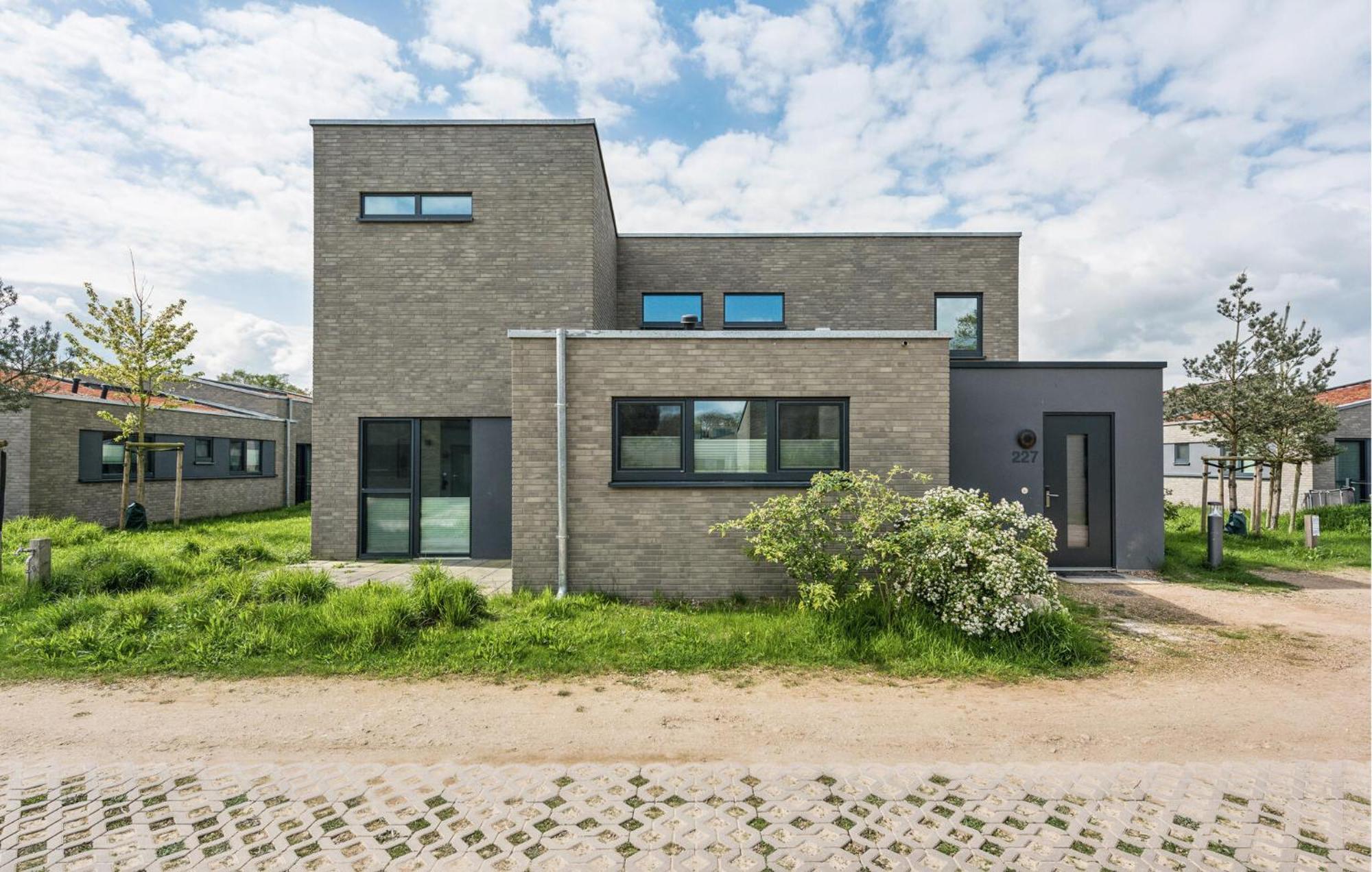 Nice Home In Lembruch-Duemmer See With Sauna エクステリア 写真